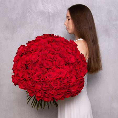 100 rudých růží 70 cm