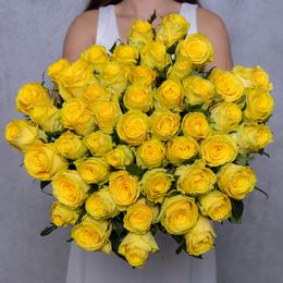 30 žlutých růží 70 cm