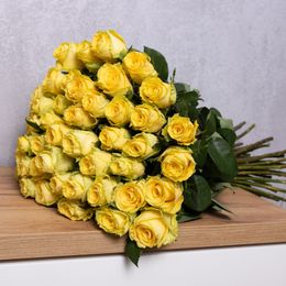 Žlutá růže 70 cm