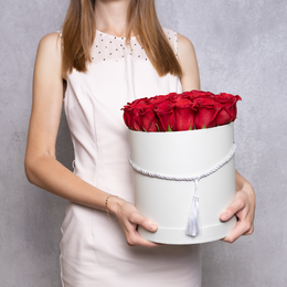 Flowerbox červené růže 25 ks